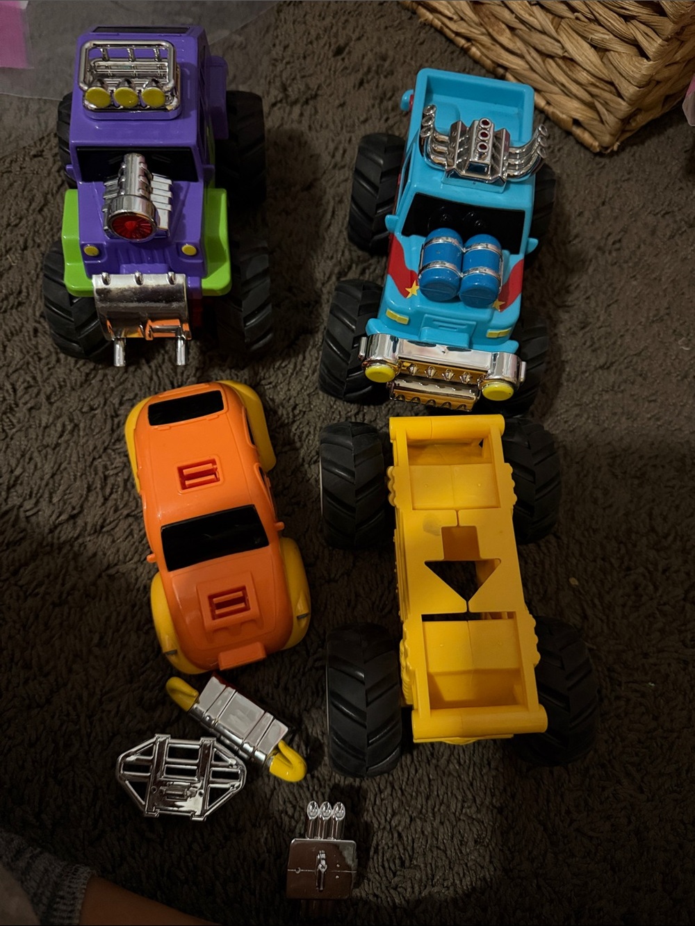 Interchangeable Trucks. - Picture 2 of 2